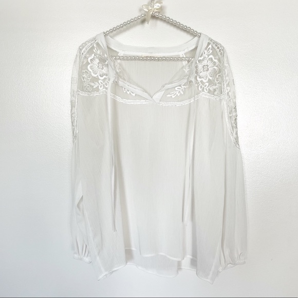 Floral Lace Embroidered Blouse - Picture 10 of 13